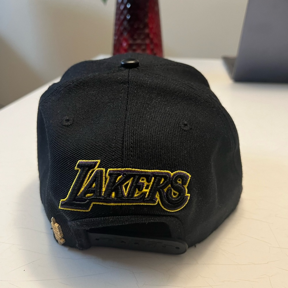 Men’s cap bundle. - Picture 5 of 6
